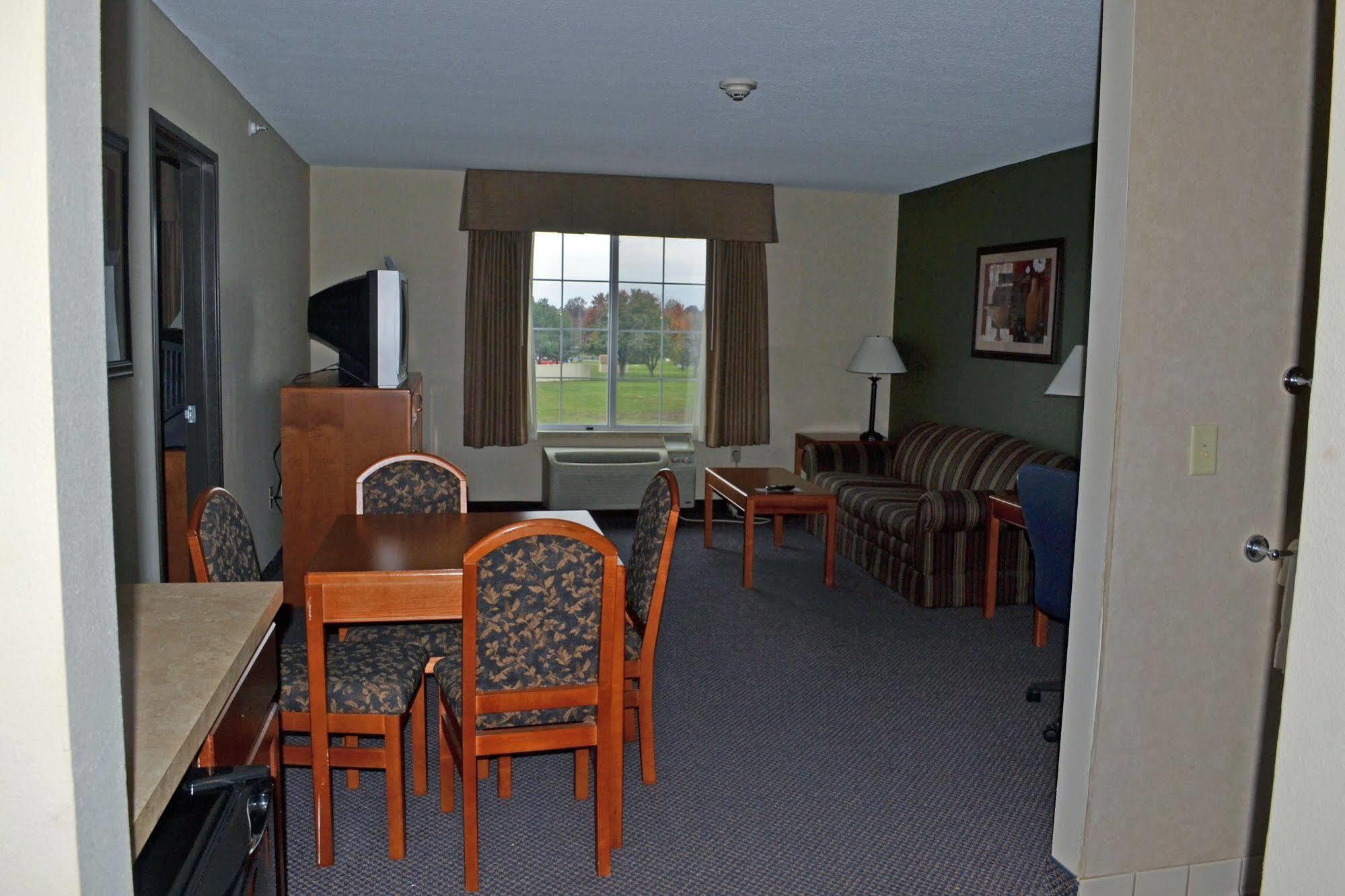 Paola Inn And Suites Exterior foto