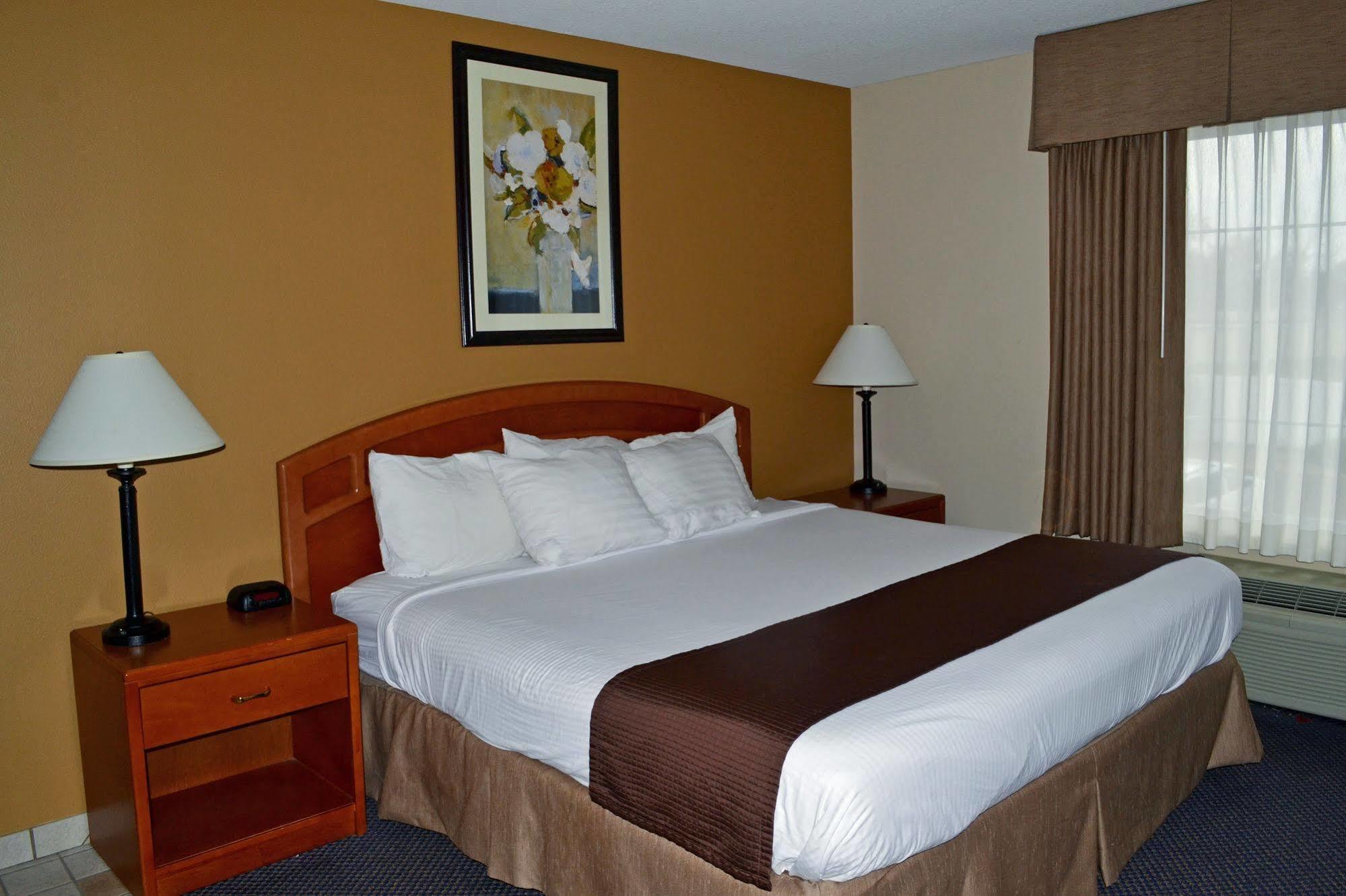 Paola Inn And Suites Exterior foto